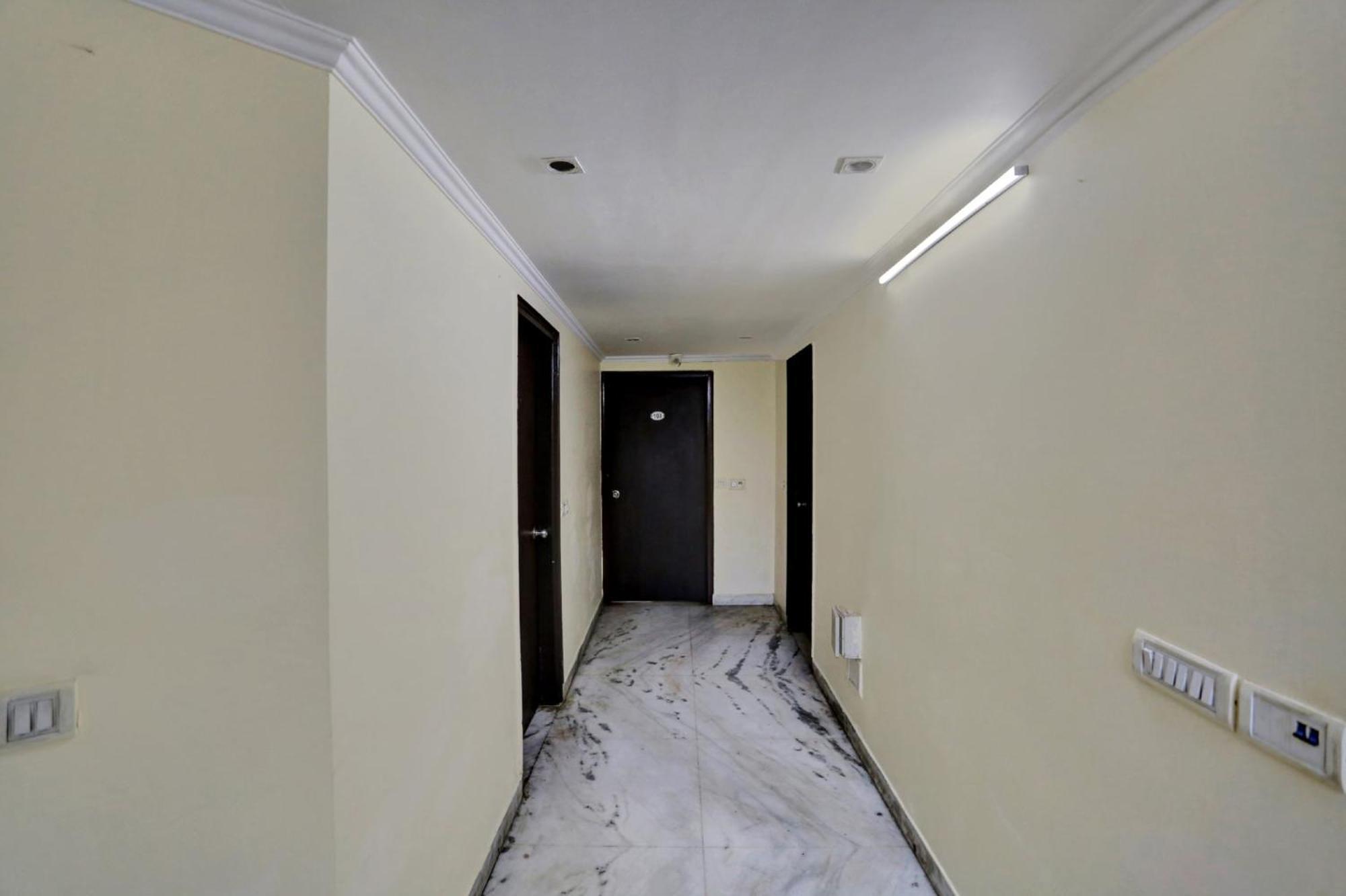 Hotel Platinum Sqs Key Gurgaon Bagian luar foto